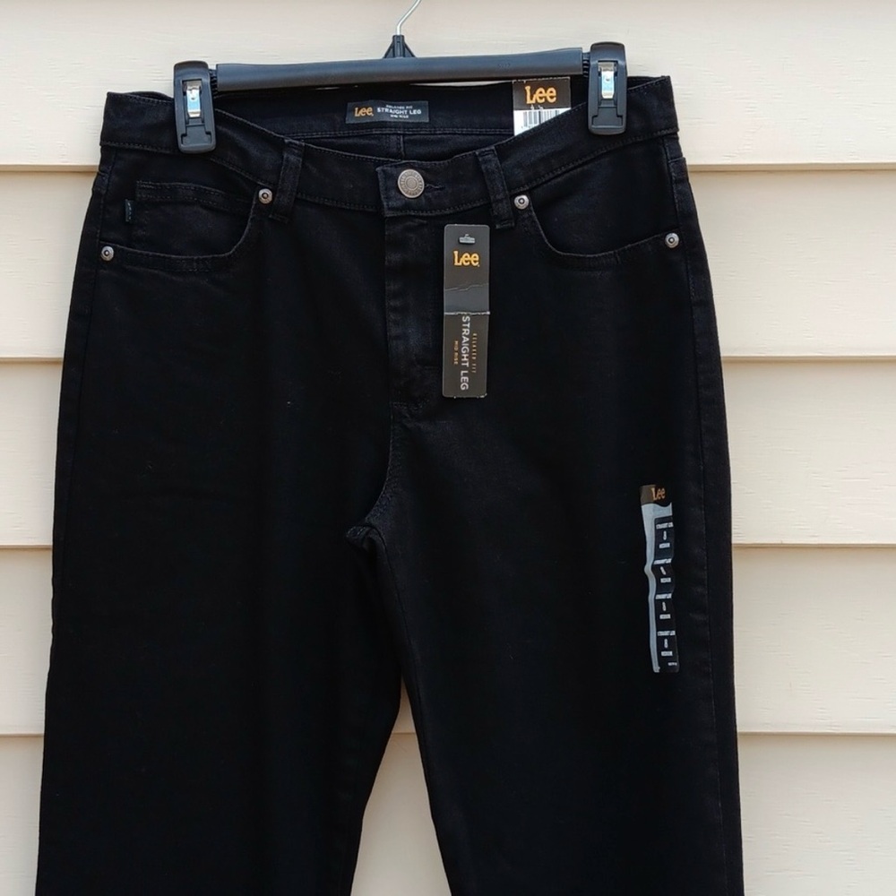 Lee Women's Classic Black Mid-Rise Relaxed Straight Leg Jeans NWT Size 8